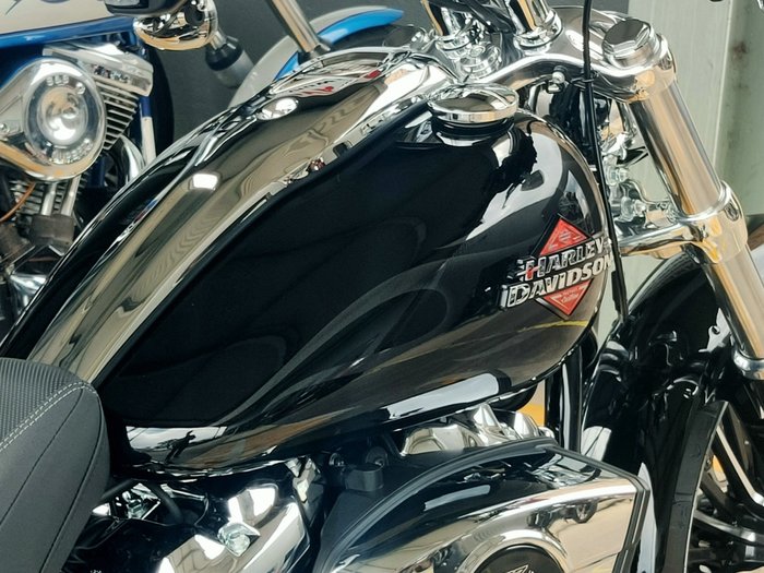 2025 HARLEY-DAVIDSON BREAKOUT 117 (FXBR) ROAD MIDNIGHT FIRESTORM