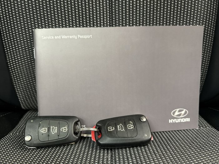 2015 Hyundai Veloster (No Badge)