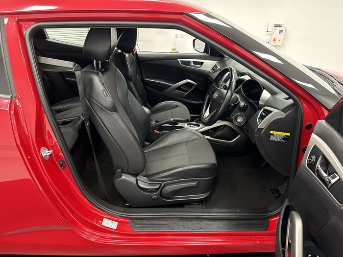 2015 Hyundai Veloster (No Badge)