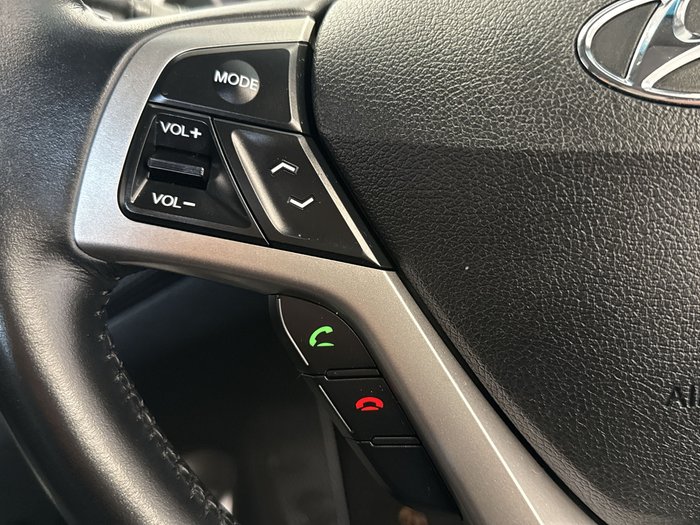 2015 Hyundai Veloster (No Badge)