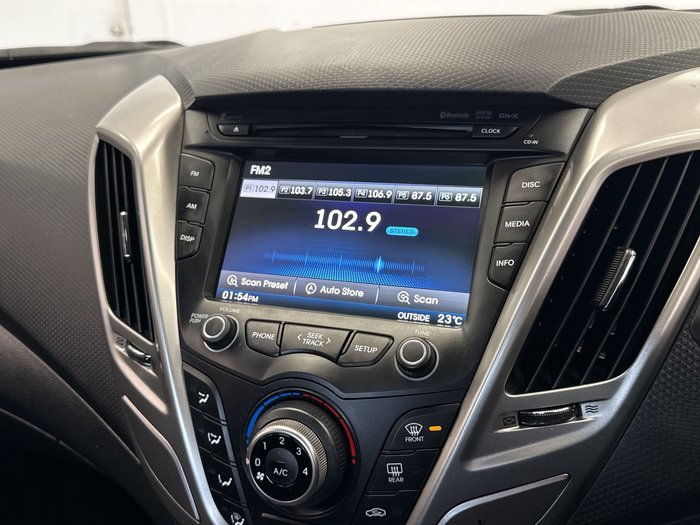 2015 Hyundai Veloster (No Badge)