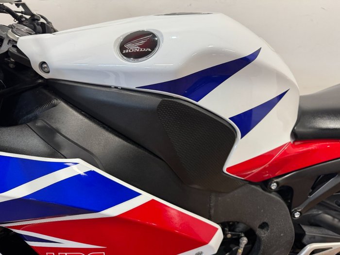2015 Honda CBR1000RR (FIREBLADE) WHITE