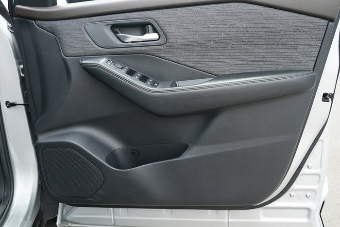 2023 Nissan X-TRAIL ST