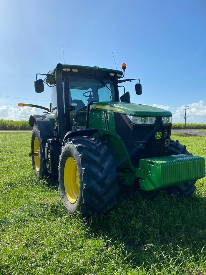 John Deere 7230R