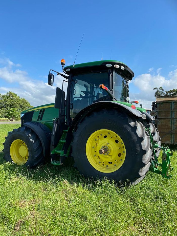 John Deere 7230R
