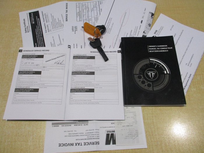 2024 Triumph BONNEVILLE SPEEDMASTER BLUE