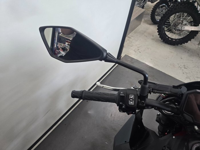 2024 Kawasaki Z900 (ZR900) Red