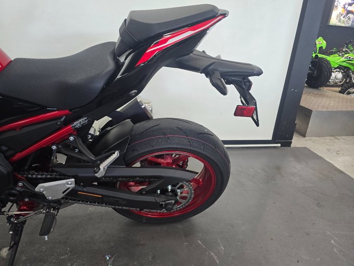 2024 Kawasaki Z900 (ZR900) Red