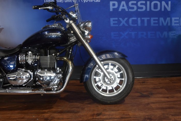 2016 TRIUMPH AMERICA Black