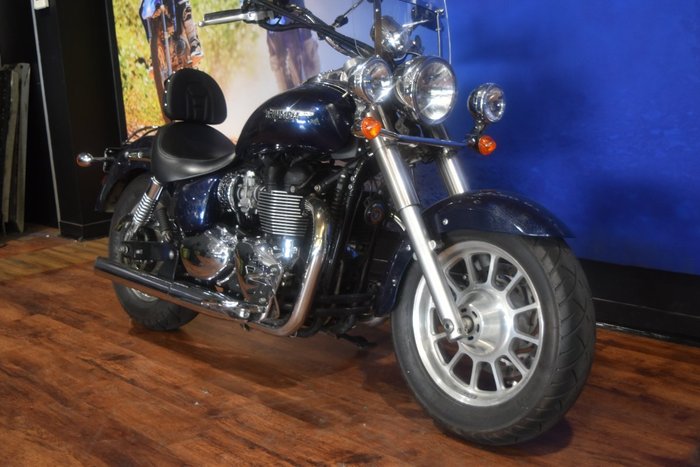 2016 TRIUMPH AMERICA Black