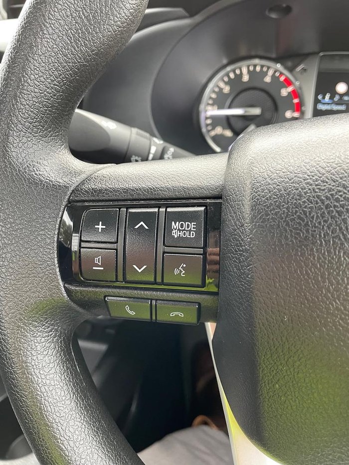 2022 Toyota Hilux SR