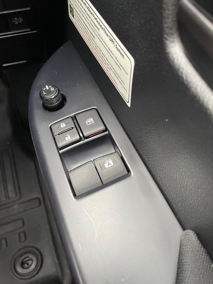 2022 Toyota Hilux SR