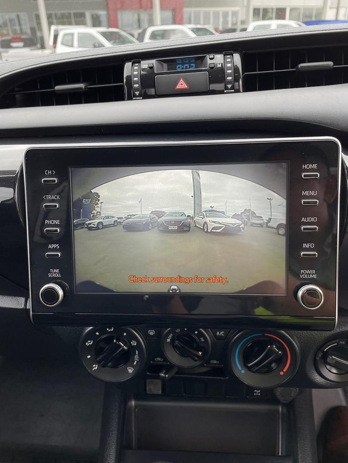 2022 Toyota Hilux SR