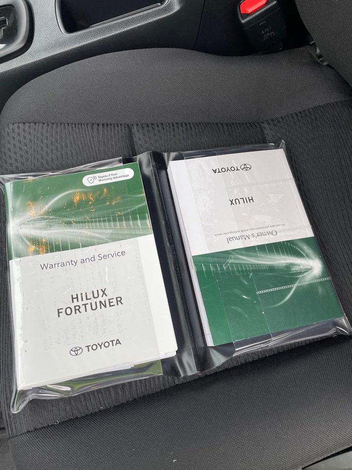 2022 Toyota Hilux SR