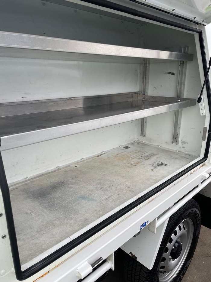 2022 Toyota Hilux SR