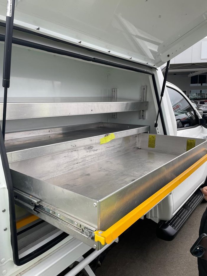 2022 Toyota Hilux SR