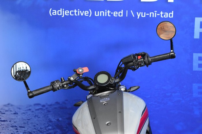 2019 Yamaha XSR700 Chrome / Silver