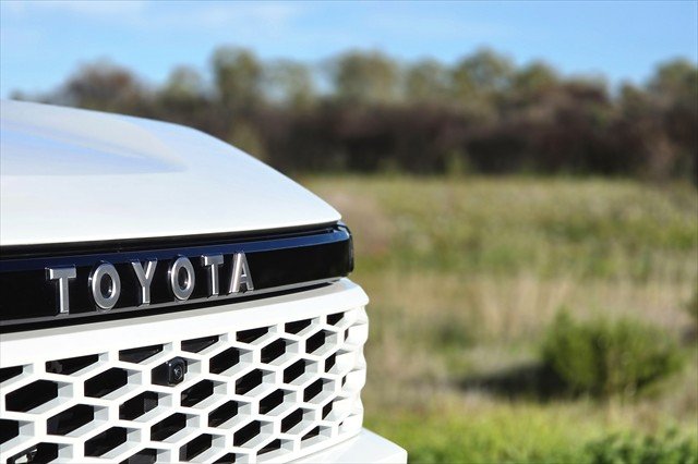 2025 Toyota Hilux SR5 48V