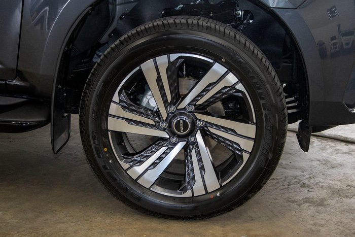 2025 Isuzu MU-X LS-T