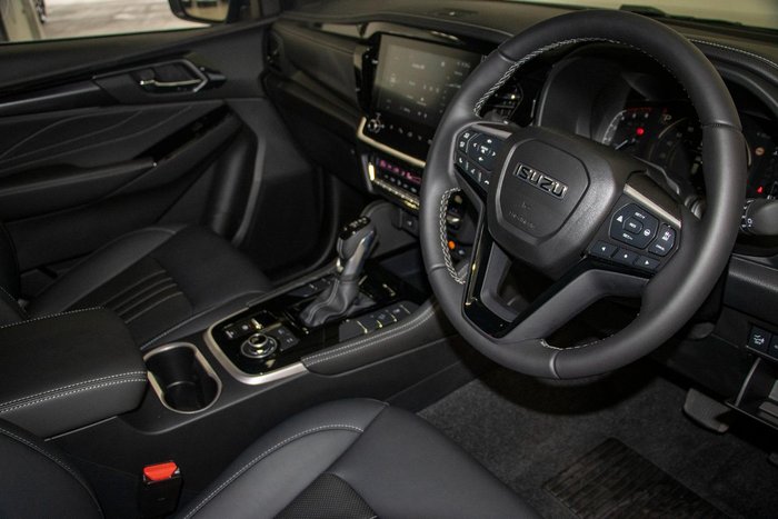 2025 Isuzu MU-X LS-T