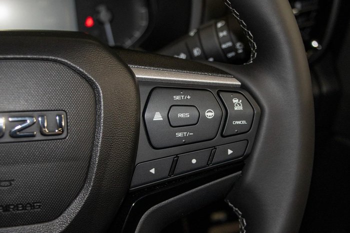 2025 Isuzu MU-X LS-T