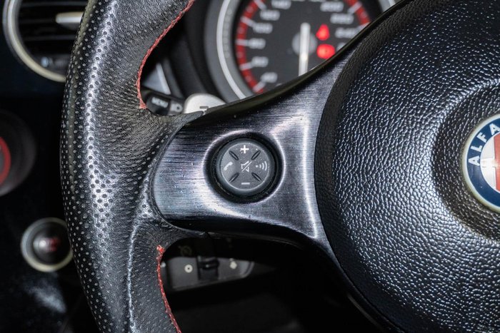 2011 Alfa Romeo 159 JTD Ti MY09 Alfa Red