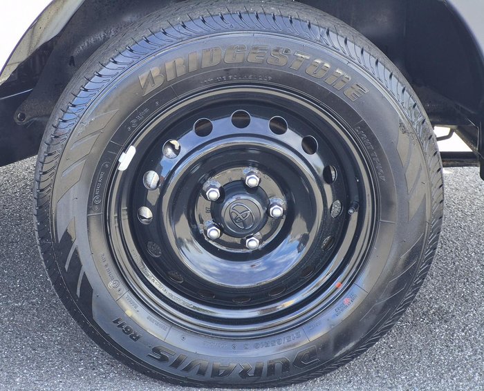 2021 Toyota Hilux Workmate TGN121R 4x2 Glacier White