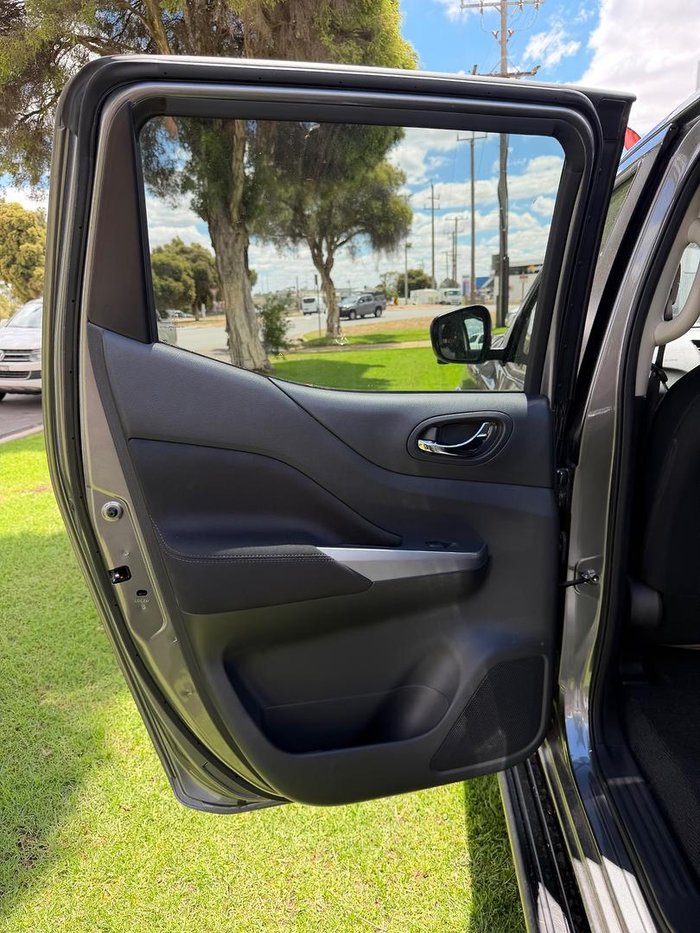 2024 Nissan Navara Black Edition