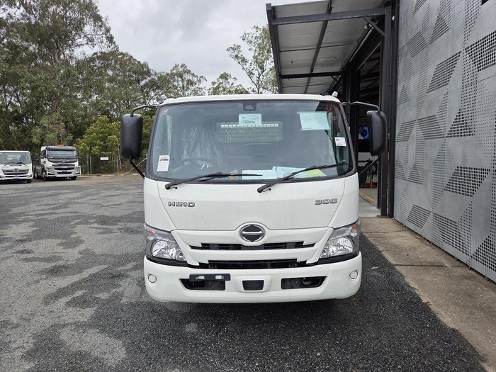 2025 Hino 300 617 617