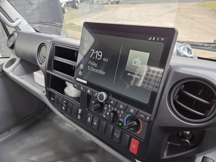 2025 Hino 300 617 617