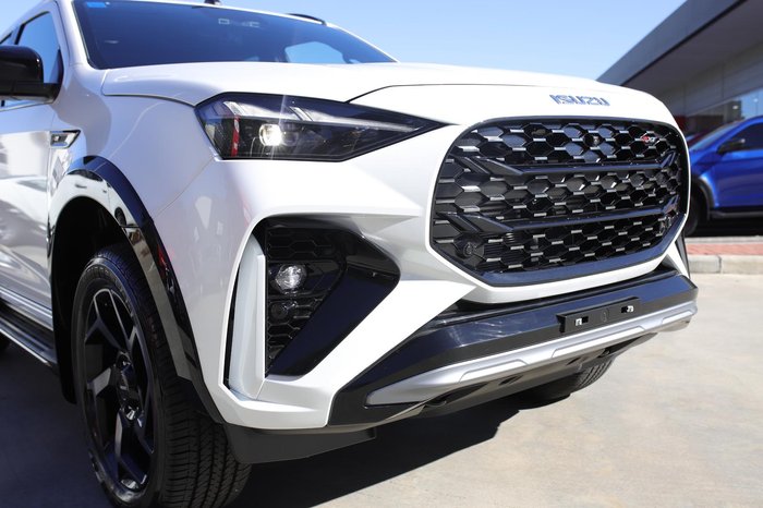 2025 Isuzu MU-X X-TERRAIN