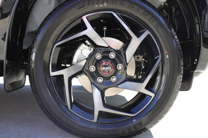 2025 Isuzu MU-X X-TERRAIN