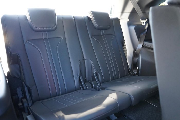 2025 Isuzu MU-X LS-T