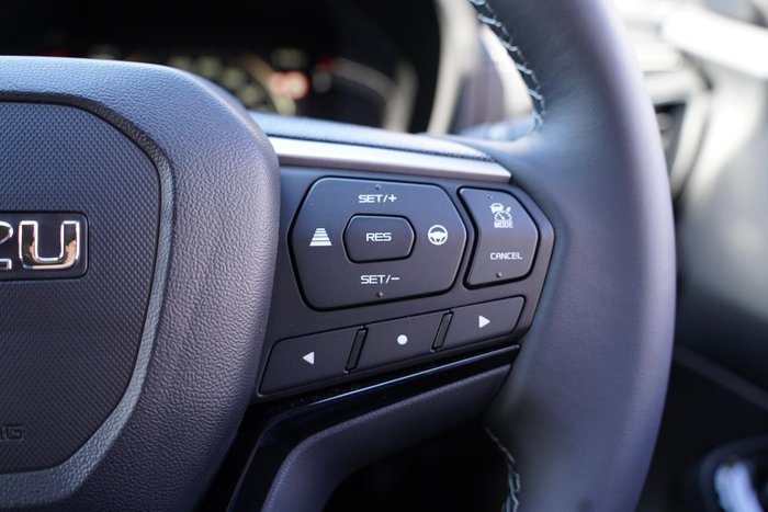 2025 Isuzu MU-X LS-T