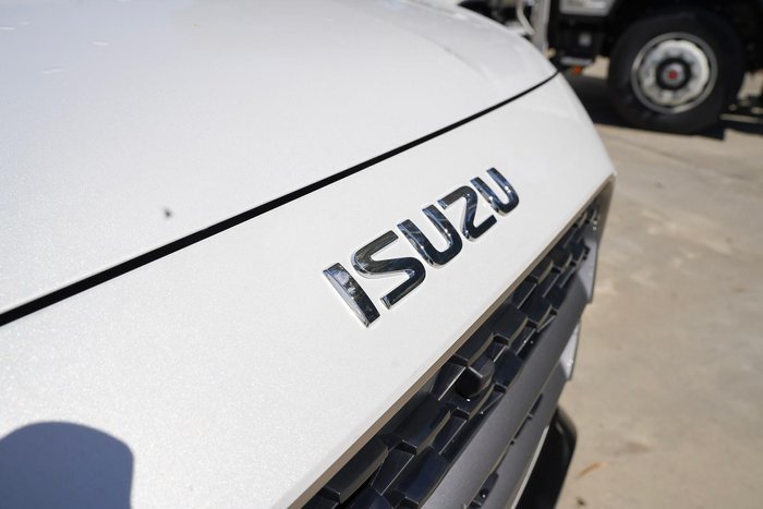 2025 Isuzu MU-X LS-T