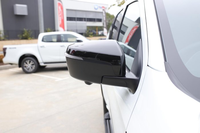 2025 Isuzu MU-X LS-T