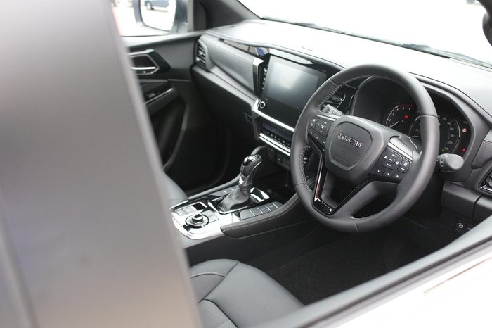 2025 Isuzu MU-X LS-T