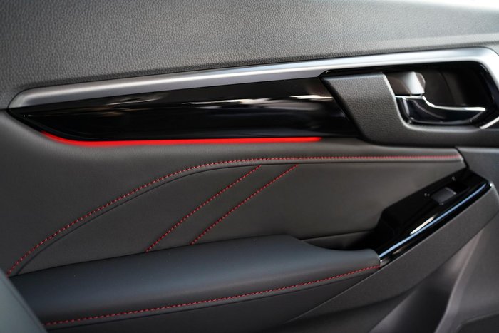 2025 Isuzu MU-X X-TERRAIN