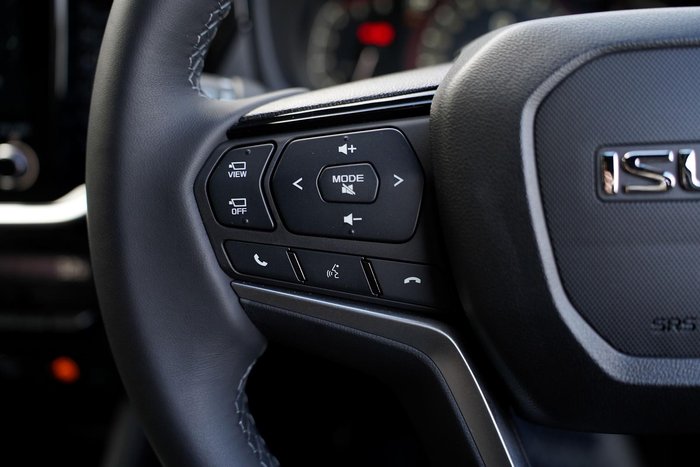 2025 Isuzu MU-X X-TERRAIN