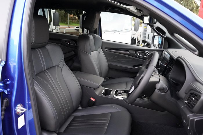 2025 Isuzu MU-X LS-T