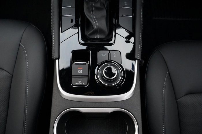 2025 Isuzu MU-X LS-T