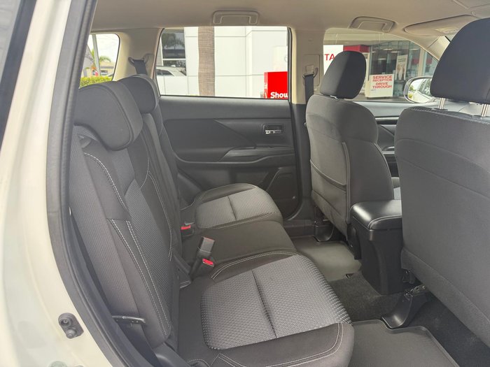 2020 Mitsubishi Outlander ES ZL MY21 White