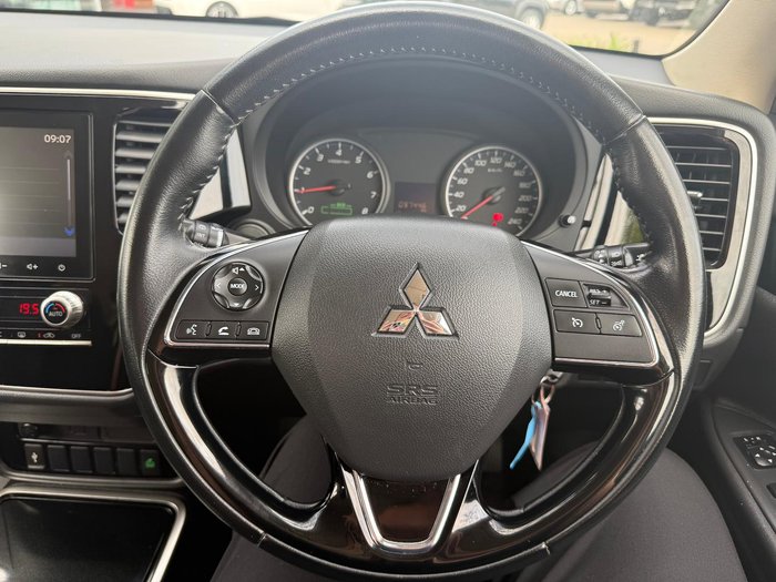 2020 Mitsubishi Outlander ES ZL MY21 White