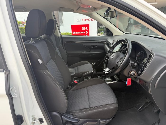 2020 Mitsubishi Outlander ES ZL MY21 White