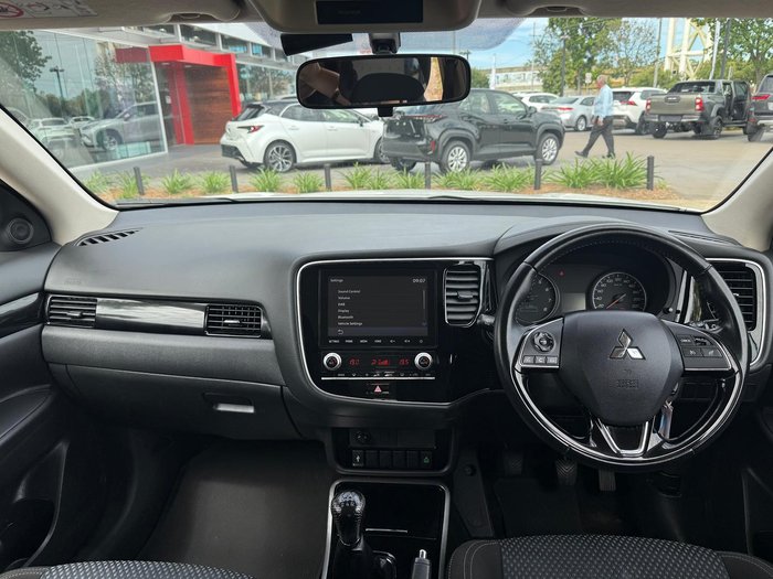 2020 Mitsubishi Outlander ES ZL MY21 White