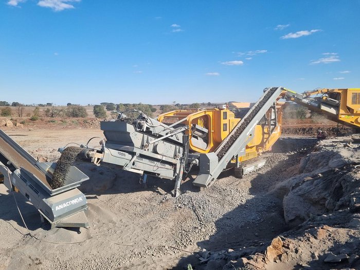 2024 Striker HQR1112 Yellow