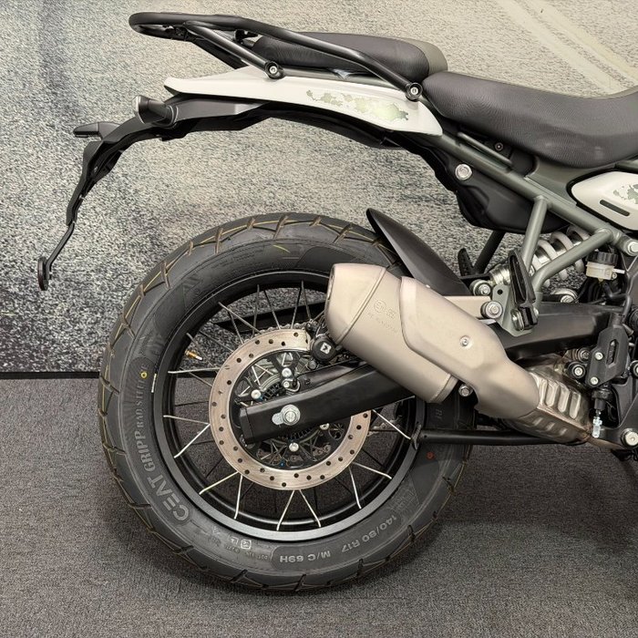 2025 Royal Enfield HIMALAYAN 450 White