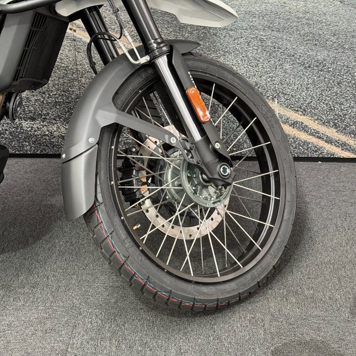 2025 Royal Enfield HIMALAYAN 450 White