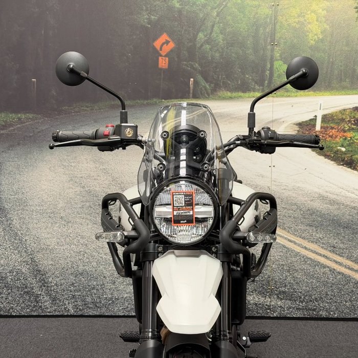 2025 Royal Enfield HIMALAYAN 450 White