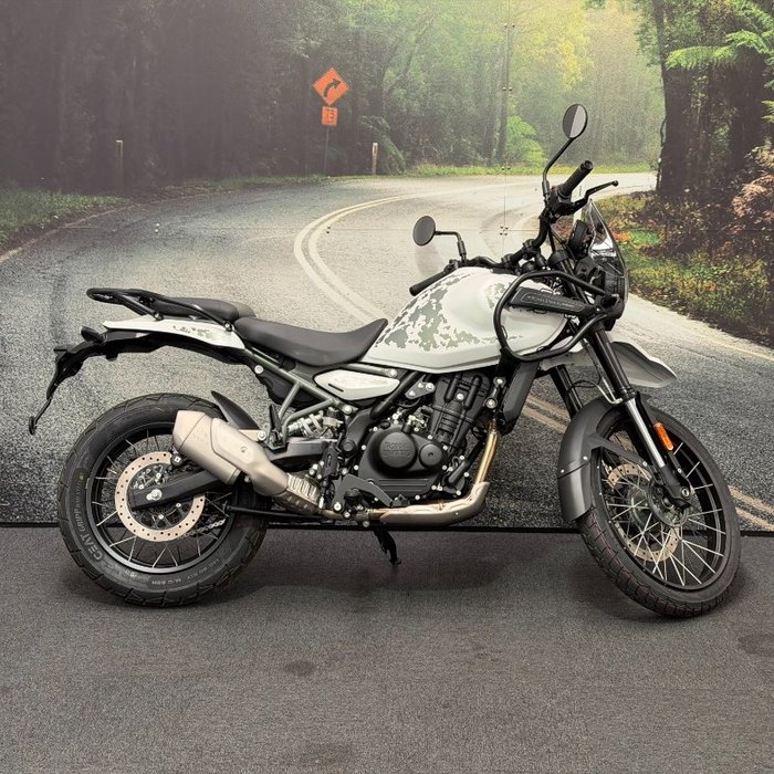 2025 Royal Enfield HIMALAYAN 450 White